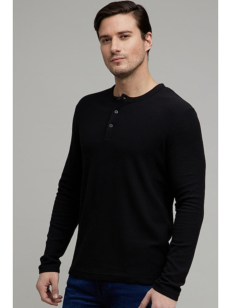 Buy Black Solid T-Shirts for Men Online at Celio