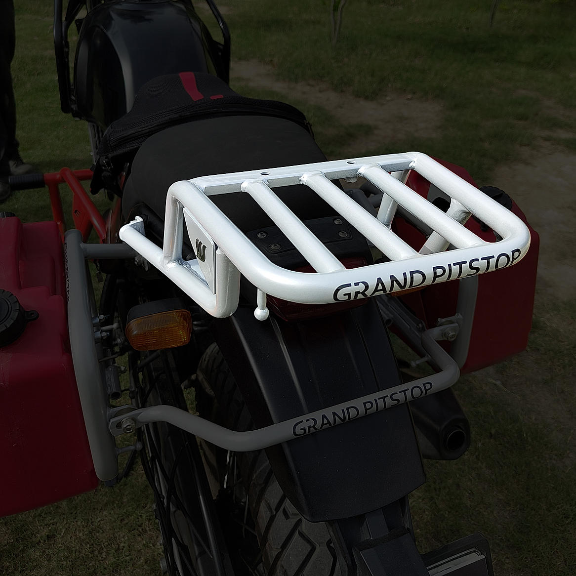 Re himalayan luggage carrier 2025