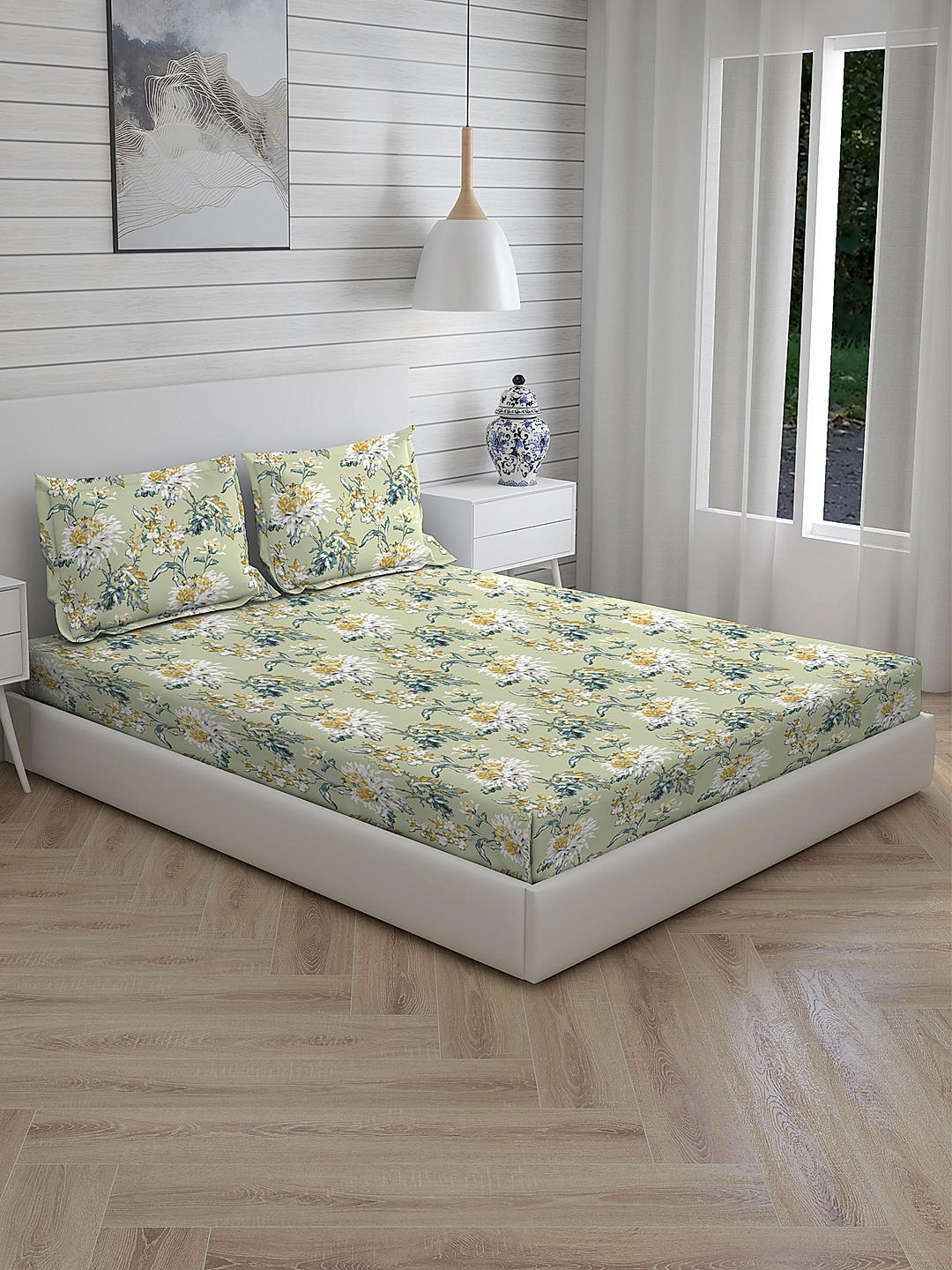 Iris Gaze-2 100% cotton Fine Green Colored Floral Print King Bed Sheet Set