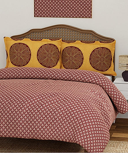 Heritage Walk 100% Egyptian Cotton Durable Fabric 200 TC King Ethnic Print Bedsheet with 2 Pillow Covers