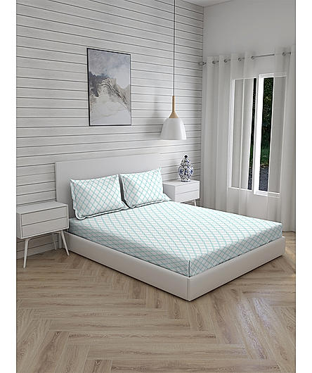 Iris Gaze 100% Fine Cotton White & Blue Ethnic Print King Bedsheet Set
