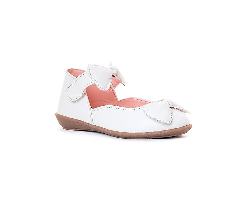 Adrianna White Mary Jane Casual Shoe for Girls (4.5-12 yrs)