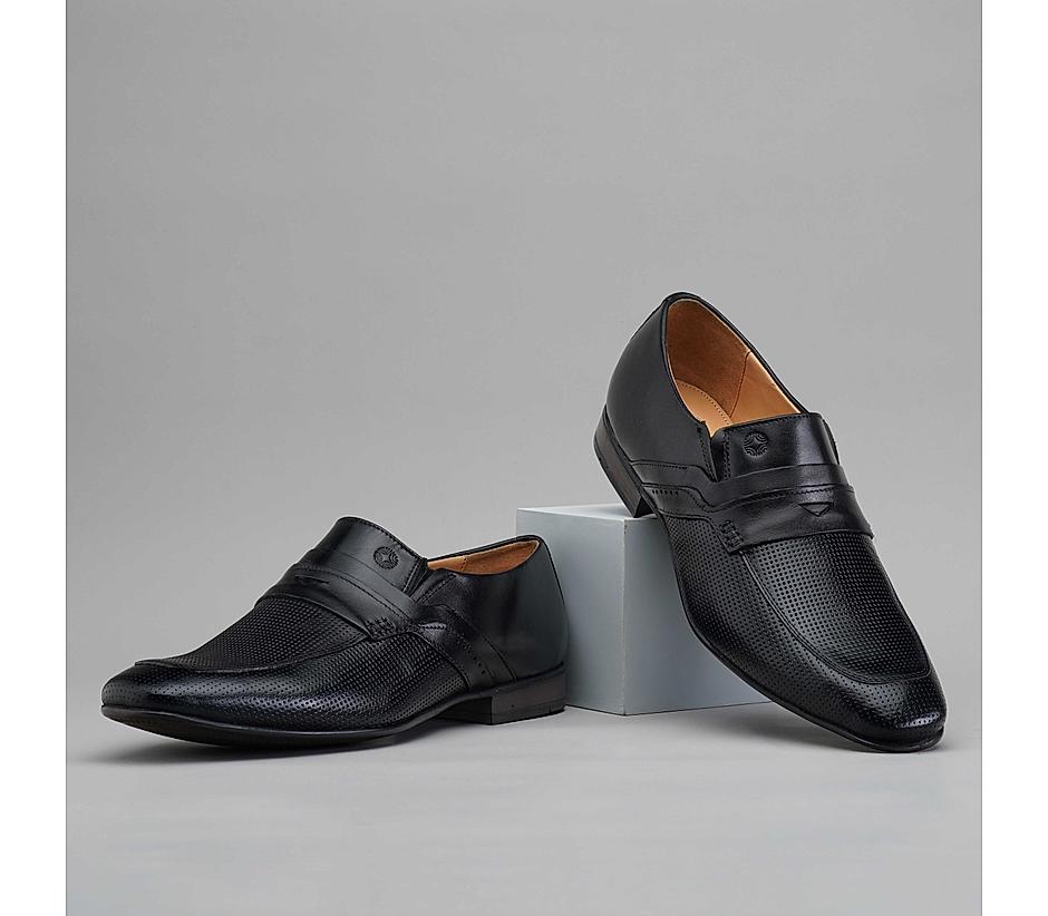 Ruosh shoes offers clearance