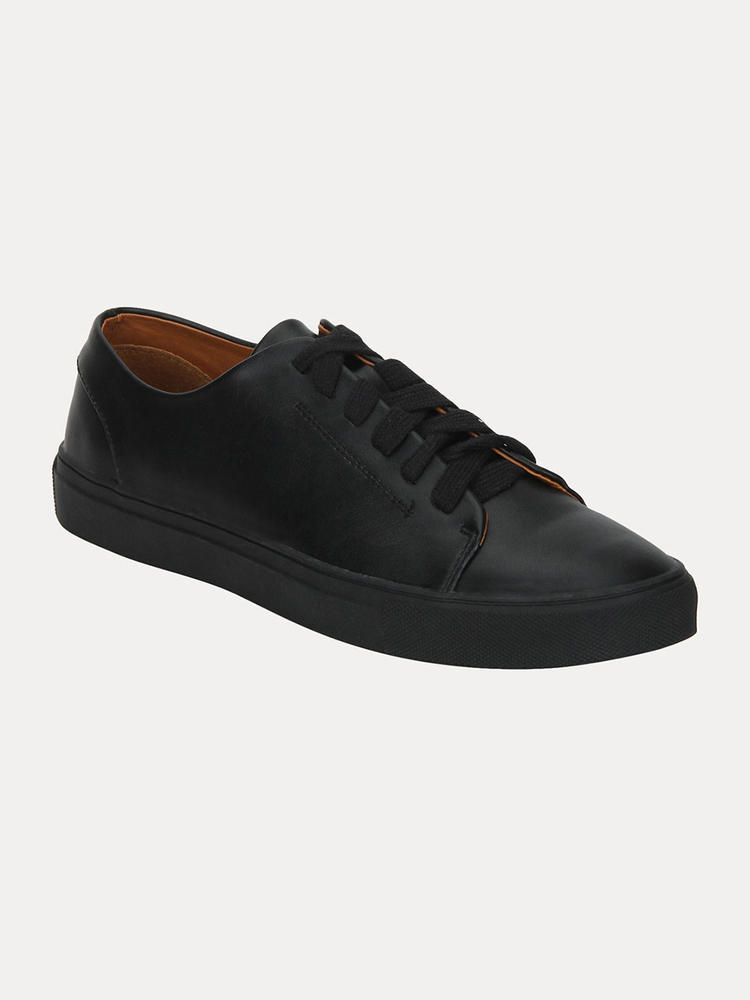 Black Lace Up Sneakers for Men at Celio 