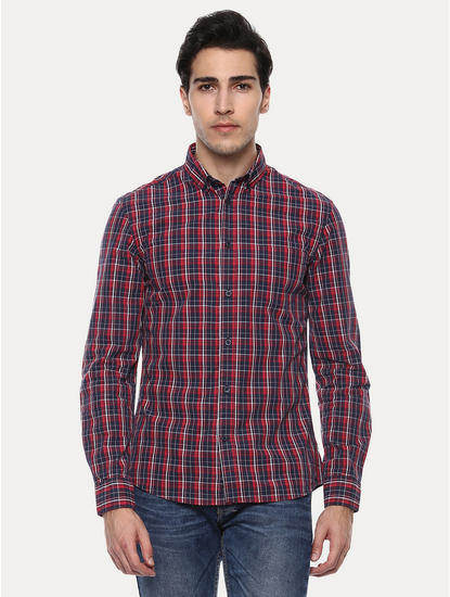 red shirt with jeans mens